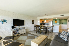 Sunny Port Aransas Condo with Direct Beach Access!